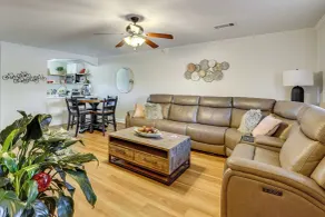 5 Mi to Univ of Arkansas: Cozy Townhome w/ Deck - Interiør