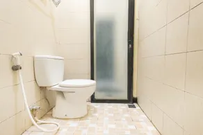 RedDoorz near Danurejan Malioboro - Badezimmer