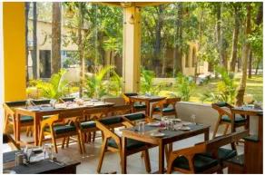 Citrus Prime Bandhavgarh Resort & Cottages - Outdoor dining
