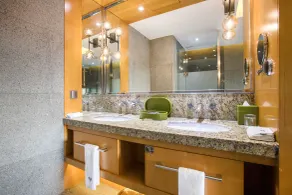 Baymond Hotel - Badezimmer