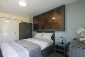 OYO Honeycroft Lodge, Uxbridge - Room