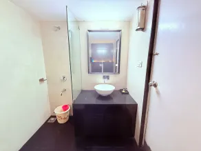 Hotel Garden Panvel - Near Navi Mumbai Airport - Bathroom