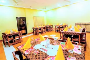 Hotel Empire Gandhidham - Restaurant