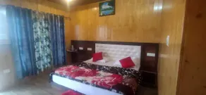 Pine Palace Homestay - Chambre