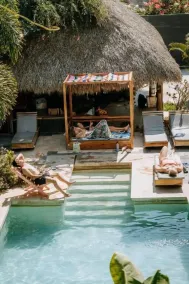 SurfNest Hostel - Pool