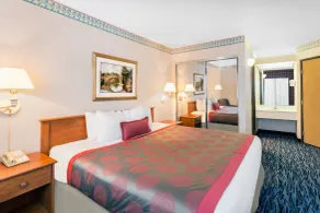 Ramada by Wyndham Kent Seattle Area - Chambre