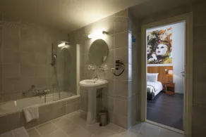 Theater Hotel Leuven Centrum - Bathroom