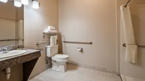 Best Western PLUS Memorial Inn - Bathroom