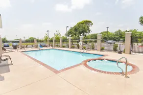Holiday Inn Express & Suites San Antonio Frost Bank Center by IHG - Pool