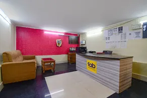 FabHotel Golden Imperial - Resepsjon