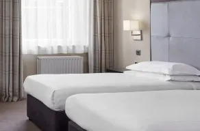 Leonardo Edinburgh City - Room