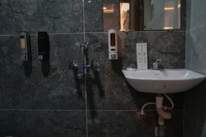 Hotel Vamshi Elite - Badeværelse