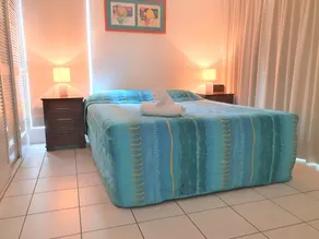 Mango Tree Holiday Apartments - Room
