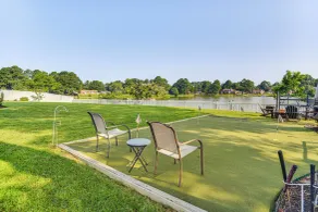 Luxe Lakefront Portsmouth Home: Fish, Swim & Play! - Interiør