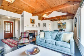Group Getaway! Lake House w/ Private Dock & Patio - Interiør