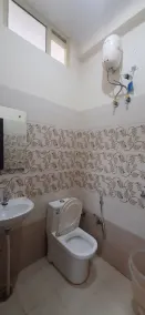 Hotel THE BIRD Dehradun - Bathroom