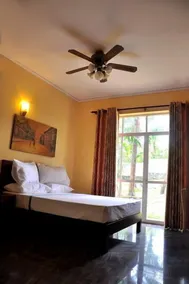 Grand 7 Hotel Thalawathugoda - Værelse
