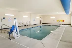 Cobblestone Hotel & Suites - Newport - Pool