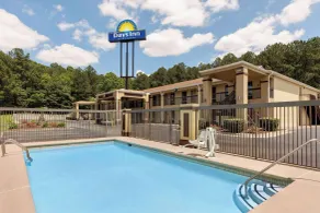 Days Inn by Wyndham Covington - Piscine