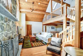 Golf, Fish & Ski: Retreat w/ Game Room in Thompson - Interiör