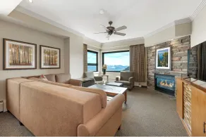 Enjoy the Ridge Tahoe Two-Bedroom Lock-Off for a family of 6 - Vardagsrum
