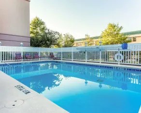 Comfort Suites Woodstock - Atlanta North - Piscine