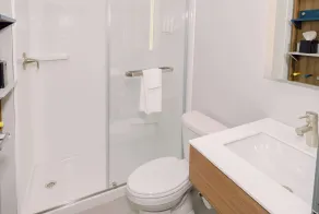 Microtel Inn & Suites by Wyndham Macedon - Salle de bain