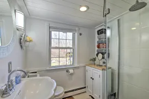 Cozy Lakefront Cottage w/ Fire Pit, Grill & Views! - Bathroom