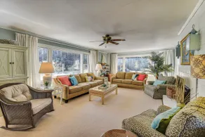 Waterfront Reedville Retreat w/ Hot Tub + Dock - Innenbereich