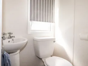 The Maples - Bathroom