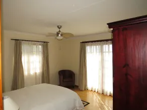 White House Lodge - Room