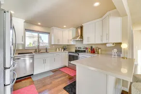 Lakefront Gem: Balcony, Fire Pit & Yard in Everett - Interiör