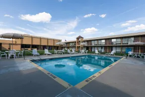 Super 8 by Wyndham Goldsboro - Piscine