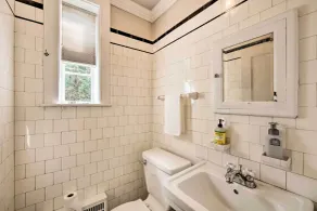 Lovely Reading Home with Large Yard on 7 Acres - Bad