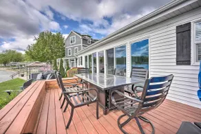 Lakefront Home w/ Boat Dock in Benton Harbor! - Interiør