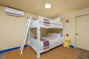 The Siesta Motel - Room