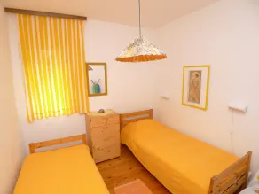 Apartment for six Persons With Three Bedrooms and Internet - Habitación