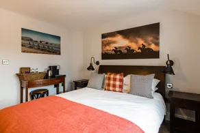 The Queen's Arms - Room