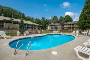 Quality Inn & Suites Mt Chalet - Pool