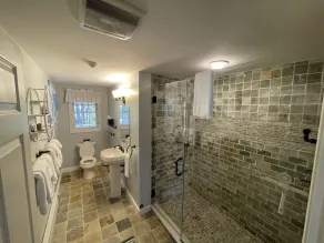 Snow Goose Inn - Bathroom