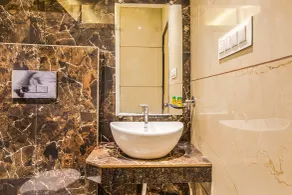 FabHotel Spring Inn - Nr Borivali Station - Bathroom
