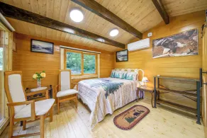 On Hobby Farm: Whidbey Island Tiny Home - Interiør