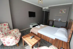 Leyla Suit - Room