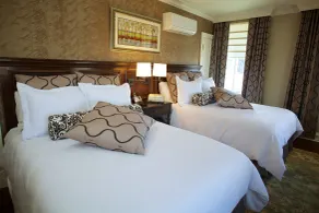Guest House at Norwalk Inn - Room