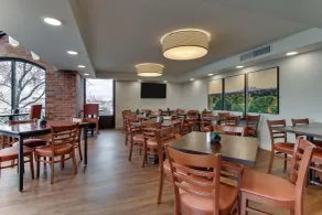 Pear Tree Inn St. Louis - Arnold - Restaurant
