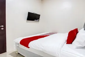 Hotel O Griya Putih - Room