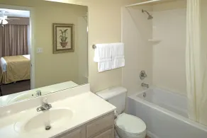 The Suites at Fall Creek - Badezimmer