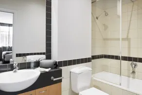 Punthill Apartment Hotel - Flinders Lane - Badeværelse