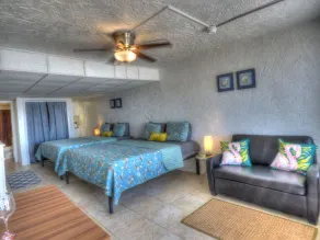 Pet Friendly Ground Level Steps to the Sand, Pool, Hot Tub, Wifi - Zimmer