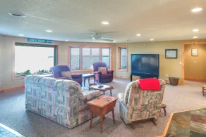 Waterfront Lake Champlain Home w\/ Hot Tub & Sauna! - Interior